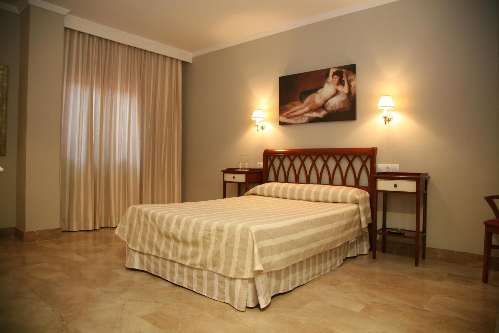 Hotel Torre Del Oro La Rinconada Kültér fotó