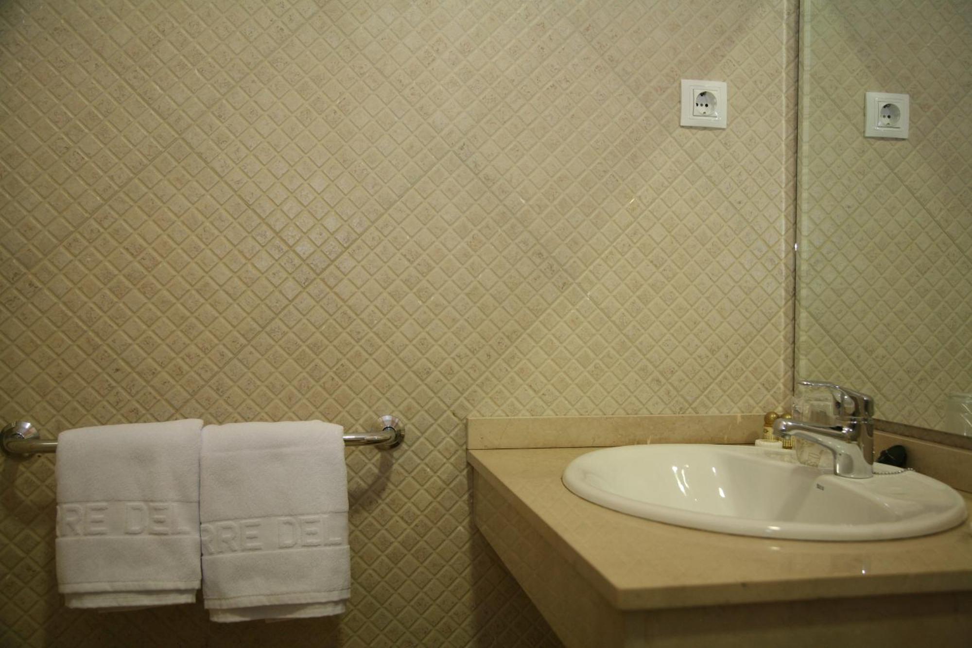 Hotel Torre Del Oro La Rinconada Kültér fotó